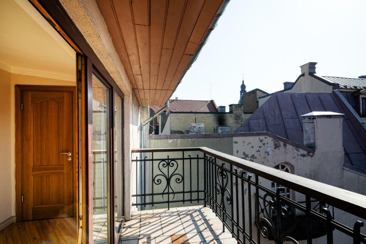 Old Riga Aldaru Street 2 Level Apartment With Terrace Luaran gambar